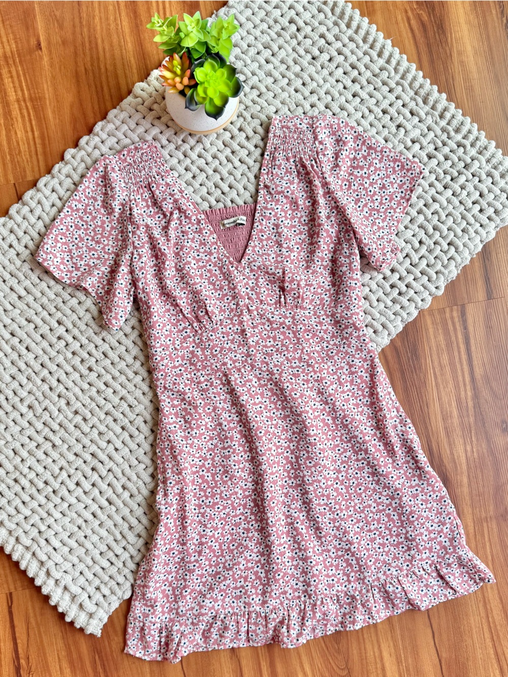 Abercrombie & Fitch | Flutter Sleeve V-Neck Pocket Sundress | Pink | XSP
